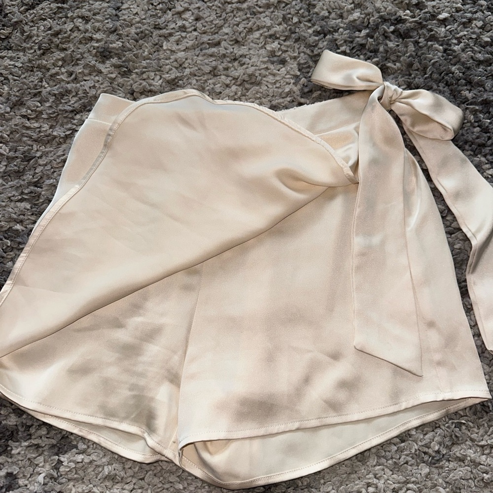 Cream skort - Picture 5 of 5